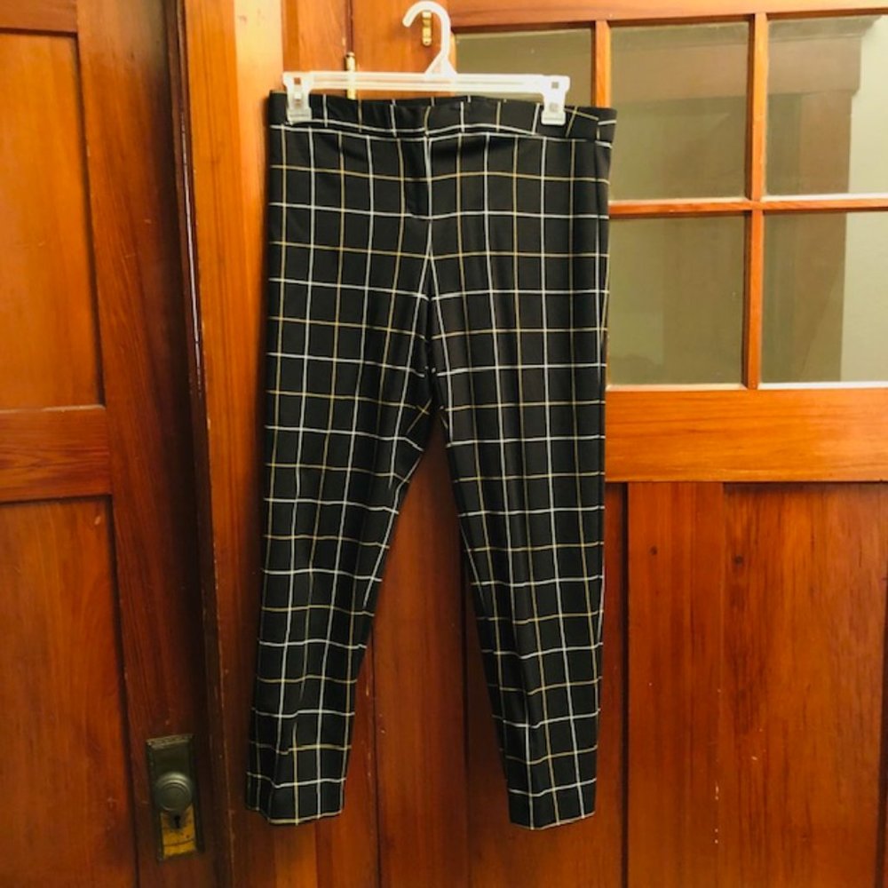 Retro-inspired cropped window pane pants
